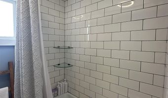 8 Main St, Bennington, NH 03442