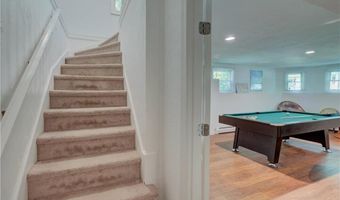 84 Bakewell Ct, Cranston, RI 02921