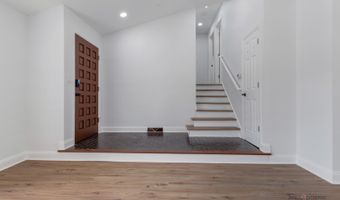 522 N Castle Rd, Addison, IL 60101