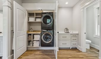 1 Willowbrook Ct, Bedford, NH 03110