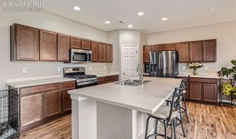 806 White Crow St, Aurora, CO 80018