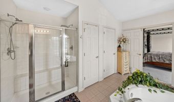 3 Surrey Way, Alexandria Twp., NJ 08867