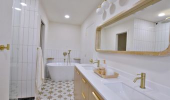 209 Sandzen Dr, Clovis, NM 88101