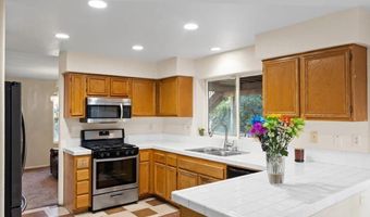 609 Jacks Creek Rd, Escondido, CA 92027