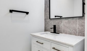 921 EDGLEY St, Philadelphia, PA 19122