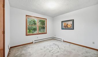 7 Dogwood Dr, Ansonia, CT 06401