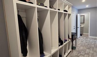 27 Rosedale Ave, Barrington, RI 02806