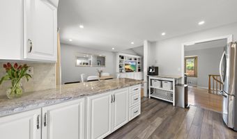 522 Mackey Ave, Belford, NJ 07718