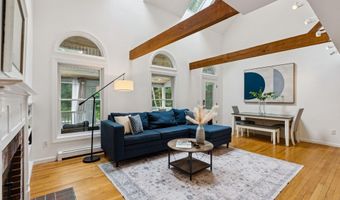 43 Lakeside Dr, Falmouth, ME 04105