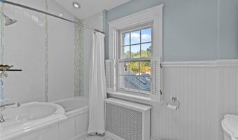 21 Earlham Way, Warwick, RI 02886