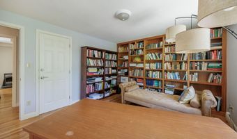 1037 Pinecrest Ter, Ashland, OR 97520
