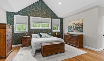 52 Pine Swamp Rd, Cumberland, RI 02864
