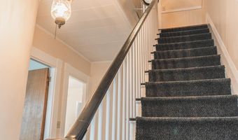 64 Division St, Bangor, ME 04401