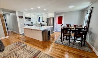 770 Metacom Ave, Bristol, RI 02809
