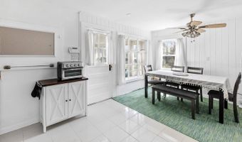 91 Hedges Ln, Amagansett, NY 11937