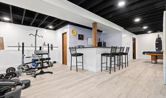 303 Oakfield Dr, Ballwin, MO 63021