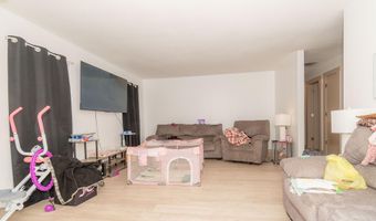 900 E Kirkwood Dr, Aurora, MO 65605