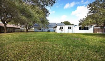 1045 S Saunders St, Aransas Pass, TX 78336