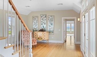 41 Castle Hill Ave, Newport, RI 02840