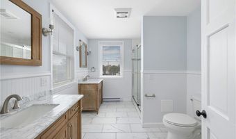 23 Vernon Ave 1, Newport, RI 02840