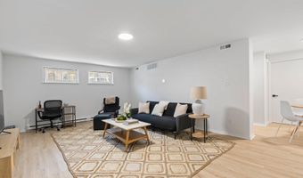 207 S PATRICK St 101, Alexandria, VA 22314
