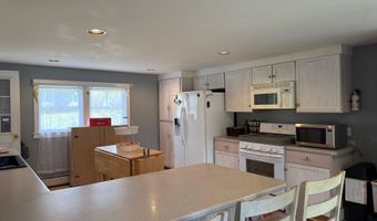 806 Main St, Albany, VT 05820