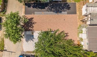 8 SHERMAN Dr, Claymont, DE 19703