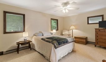 17646 S Ridgewood Dr, Arcadia, MI 49613