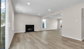 5 Buxton Ct, Barnegat, NJ 08005