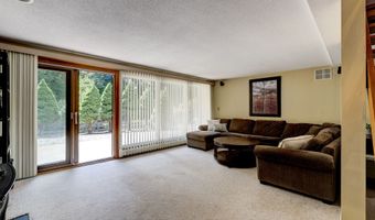 15 Brookridge Dr, Avon, CT 06001
