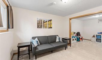 956 Blackoaks Ln, Anoka, MN 55303