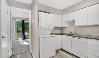 424 Emmett St APT K, Bristol, CT 06010