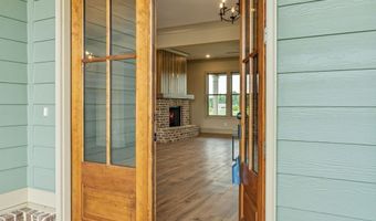 272 Community House, Barnesville, GA 30204