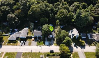 137 Overlook Dr, Warwick, RI 02818