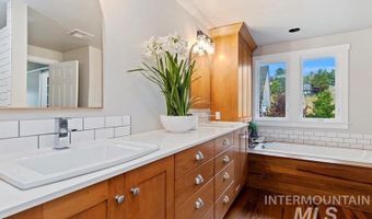 889 E Chardie Rd, Boise, ID 83702