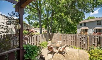 2370 Hidden Meadow Ln, Ballwin, MO 63021