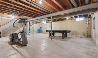 820 Red Coach Ln, Algonquin, IL 60102