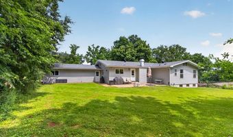 706 Clayworth Dr, Ballwin, MO 63011