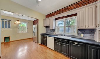 823 N 11th St, Beatrice, NE 68310