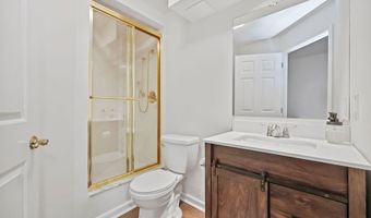 7 Silversmith Dr, Danbury, CT 06811