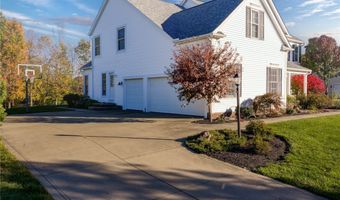 635 Prestige Woods Blvd, Aurora, OH 44202