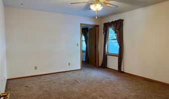 236 Wilson St, Alden, MN 56009