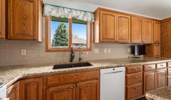 209 W Ironwood St, Brandon, SD 57005