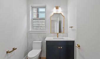 525 AVENUE E 2, Bayonne, NJ 07002