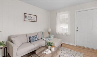 63 Prospect St, Lincoln, RI 02838
