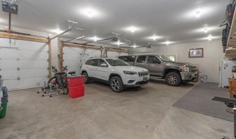 38177 Twin Oaks Dr, Avon, MN 56310