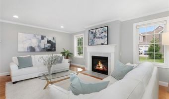 42 E Lantern Rd, Lincoln, RI 02865