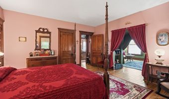 108 W Main St, Amherst, OH 44001