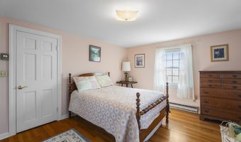 37 Seaview Ave, Branford, CT 06405