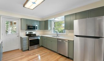 85 Stockwell Dr, Brattleboro, VT 05301